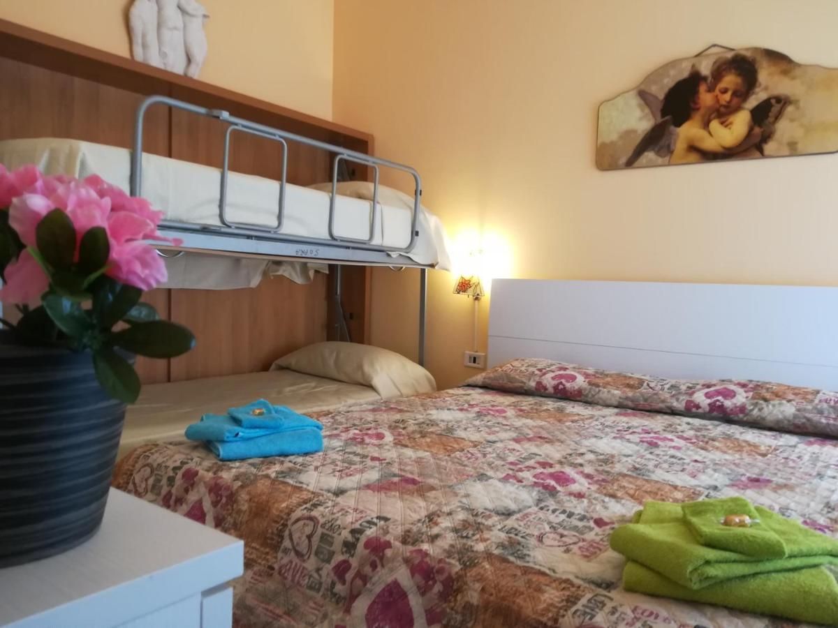 Il Girasole Di Ostia Apartamento Exterior foto